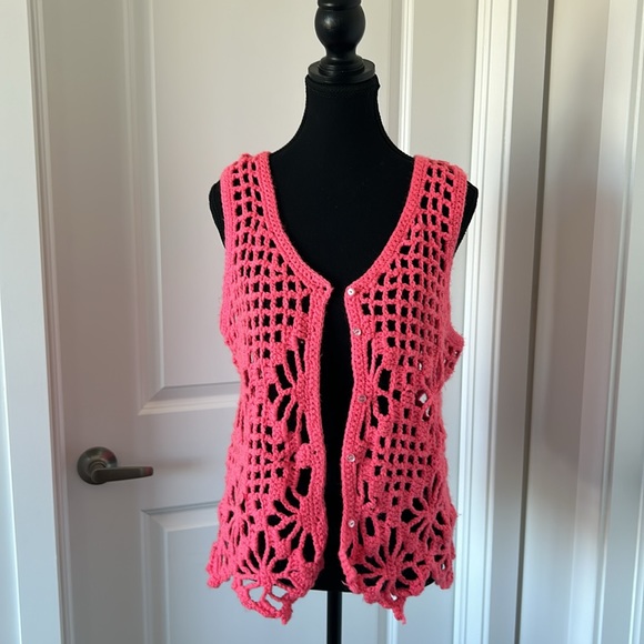 Hand knit pink vest 🧶 - Picture 2 of 8